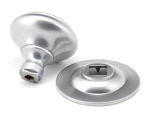 Load image into Gallery viewer, 91979 Satin Chrome Round Centre Door Knob