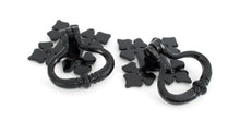 Load image into Gallery viewer, 33820 Black Shakespeare Ring Turn Set

