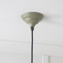 Load image into Gallery viewer, 49518TU Smooth Brass Brindley Pendant in Tump
